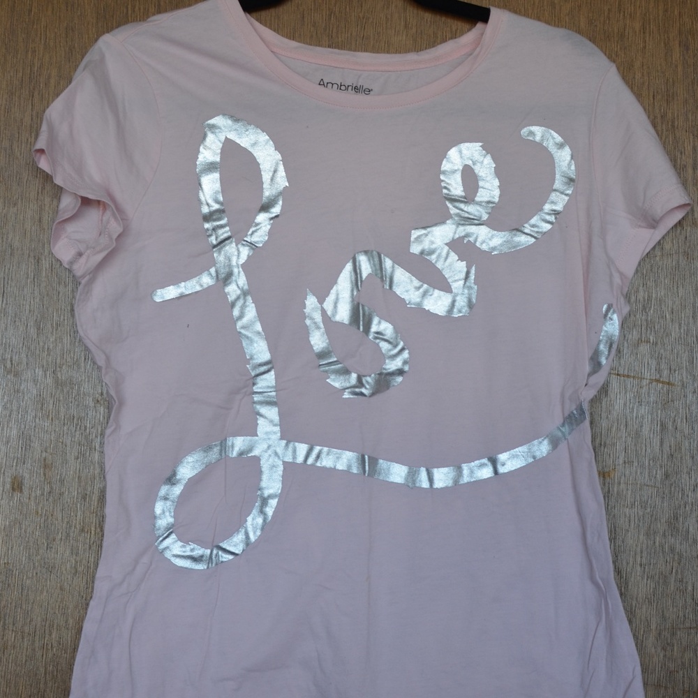 Ambrielle Pink "Love" t-shirt